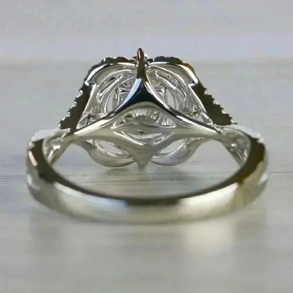 New 925 Silver Sim. Diamonds Ring - Picture 5 of 5